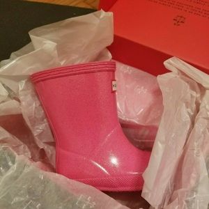 Sparkly hunter toddler size 6